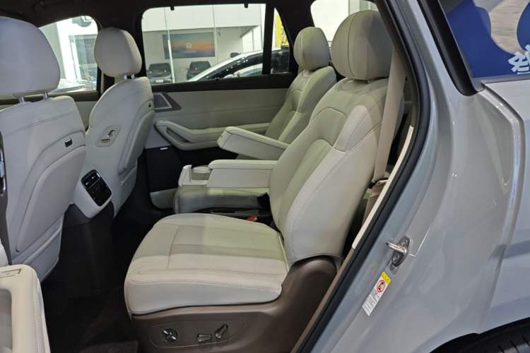Used Denza N8L 2025 Model Flagship Model Left Rear Seat
