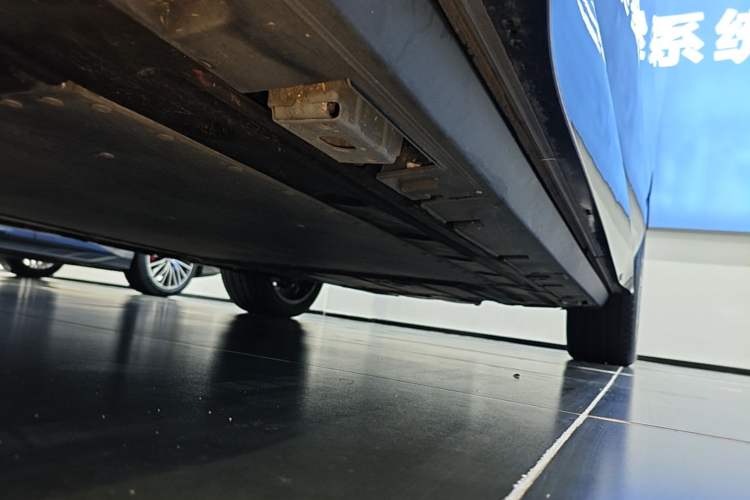 Used Denza N8L 2025 Model Flagship Model Left Side Sill