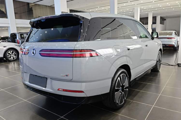 Used Denza N8L 2025 Model Flagship Model Rear Right 45 Deg