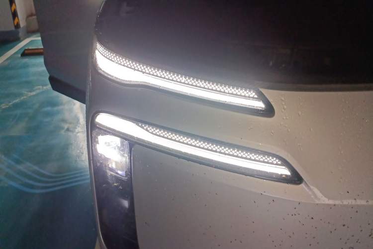 Used Denza N8L 2025 Model Flagship Model Right Front Headlight