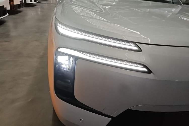 Used Denza N8L 2025 Model Flagship Model Right Front Headlight