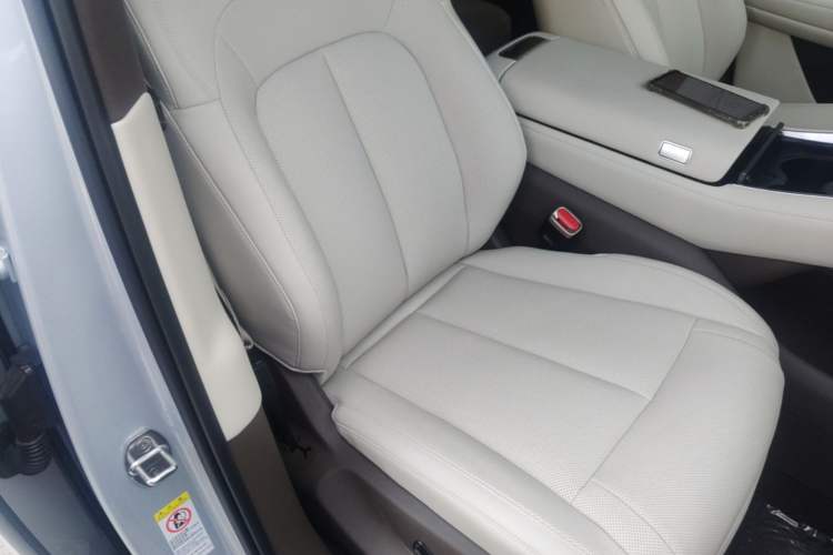 Used Denza N8L 2025 Model Flagship Model Right Front Seat