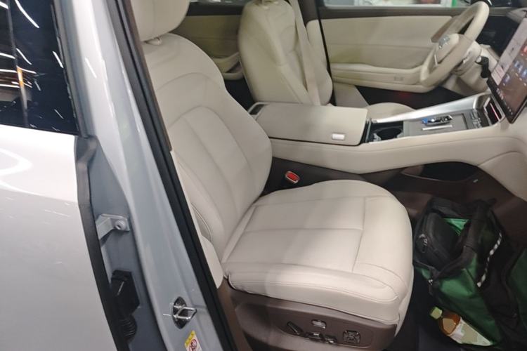 Used Denza N8L 2025 Model Flagship Model Right Front Seat