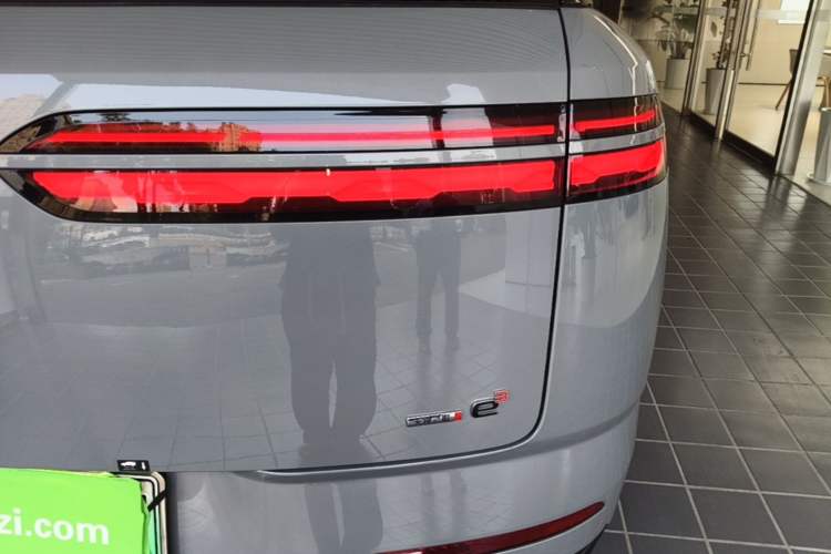 Used Denza N8L 2025 Model Flagship Model Right Rear Taillight