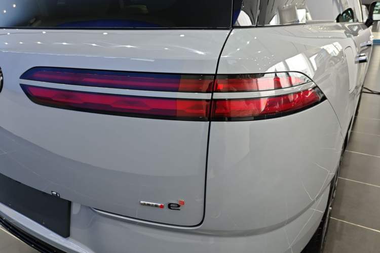 Used Denza N8L 2025 Model Flagship Model Right Rear Taillight