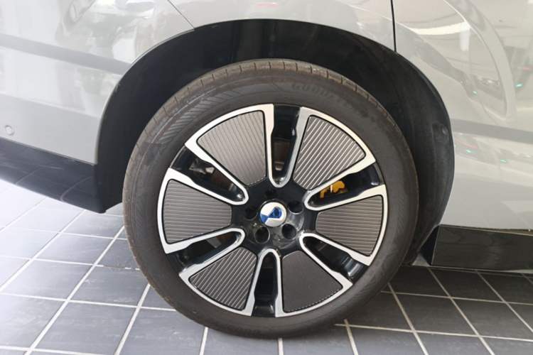 Used Denza N8L 2025 Model Flagship Model Right Rear Wheel Hub