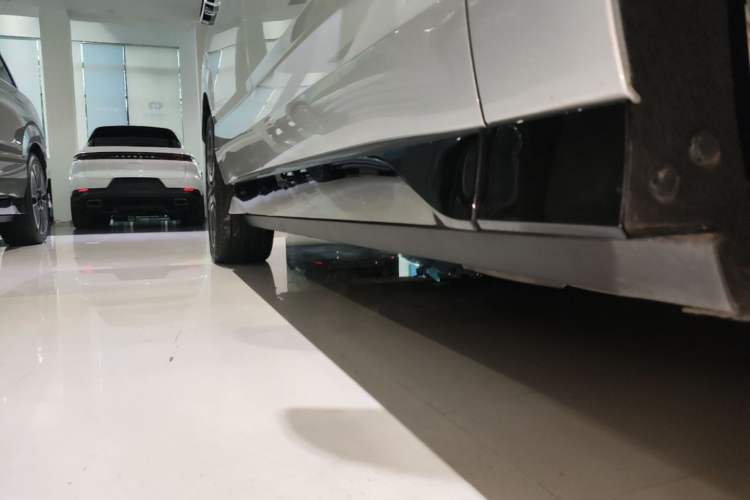 Used Denza N8L 2025 Model Flagship Model Right Side Sill