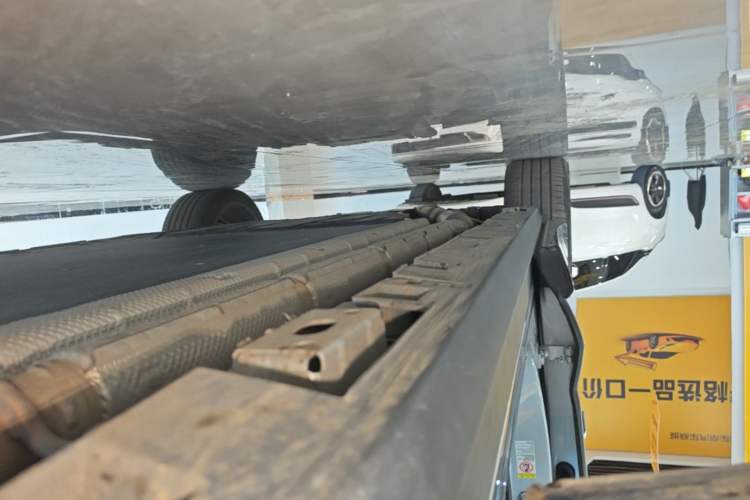 Used Denza N8L 2025 Model Flagship Model Right Side Sill
