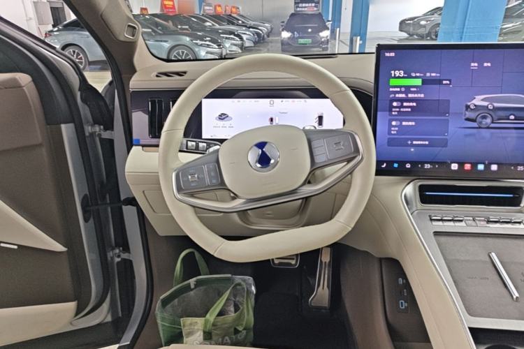 Used Denza N8L 2025 Model Flagship Model Steering Wheel