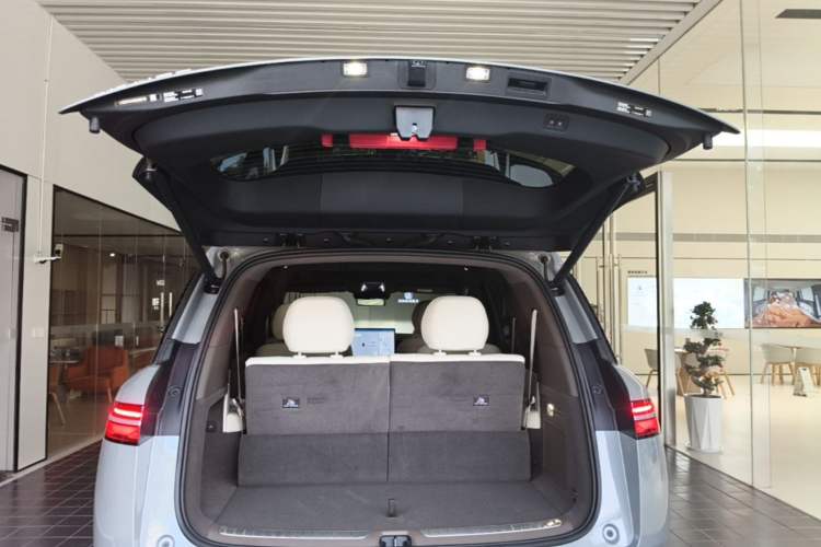Used Denza N8L 2025 Model Flagship Model Trunk