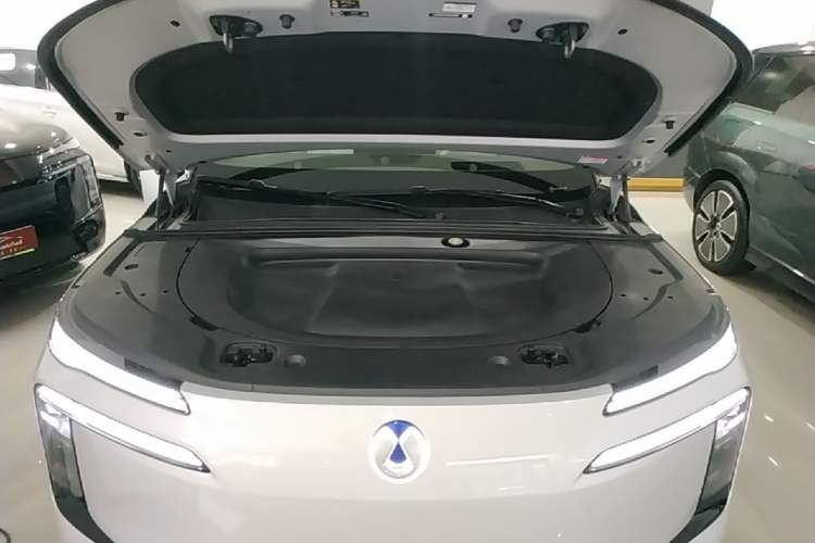 Used Denza N8L 2025 Model Flagship Model Engine Bay