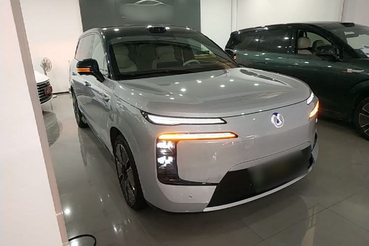 Used Denza N8L 2025 Model Flagship Model Front Right 45 Deg