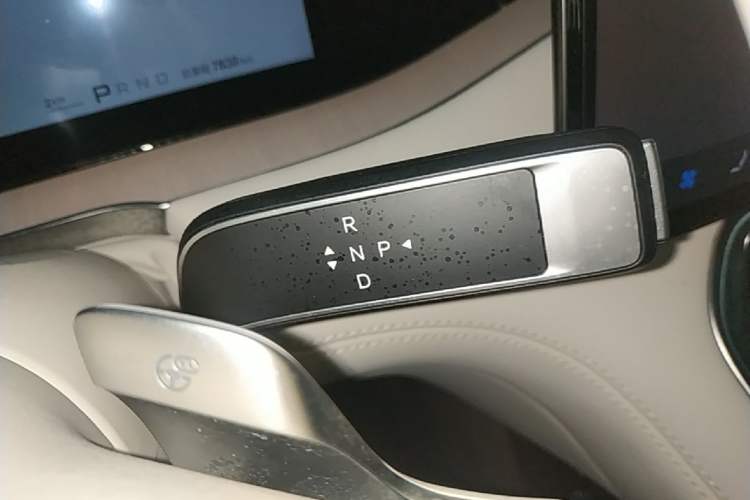 Used Denza N8L 2025 Model Flagship Model Gear Lever