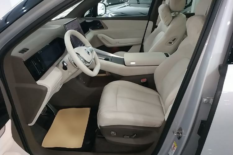 Used Denza N8L 2025 Model Flagship Model Left Front Seat