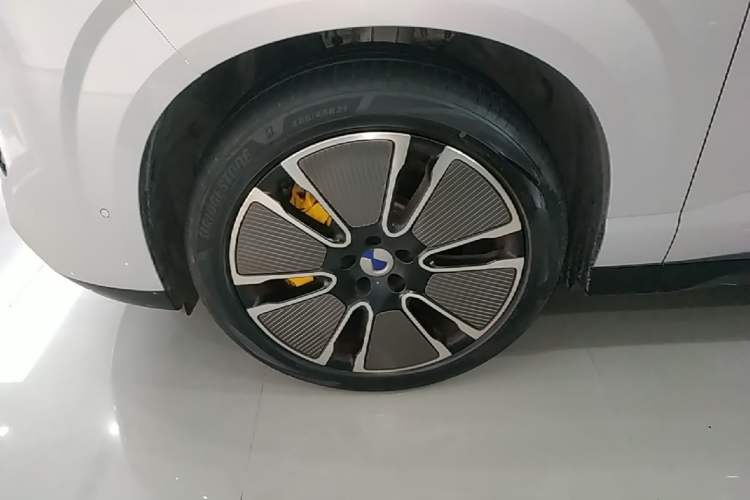 Used Denza N8L 2025 Model Flagship Model Left Front Wheel Hub