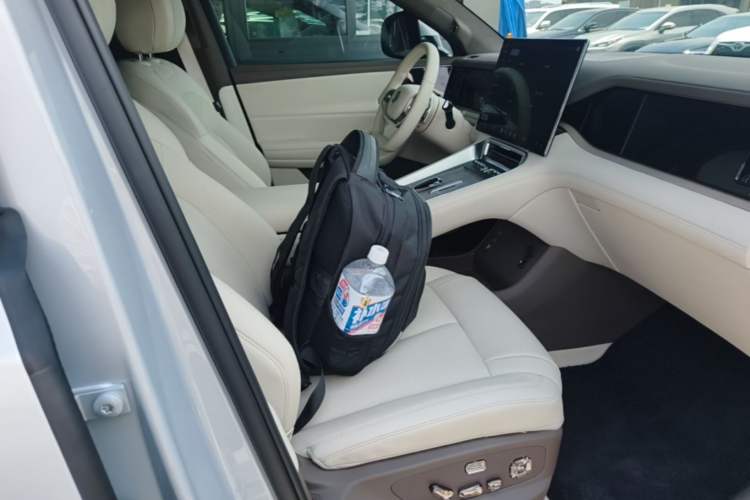 Used Denza N8L 2025 Model Flagship Model Right Front Seat