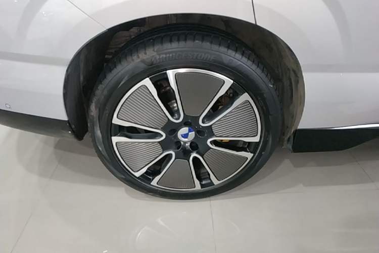 Used Denza N8L 2025 Model Flagship Model Right Rear Wheel Hub