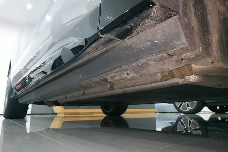 Used Denza N8L 2025 Model Flagship Model Right Side Sill