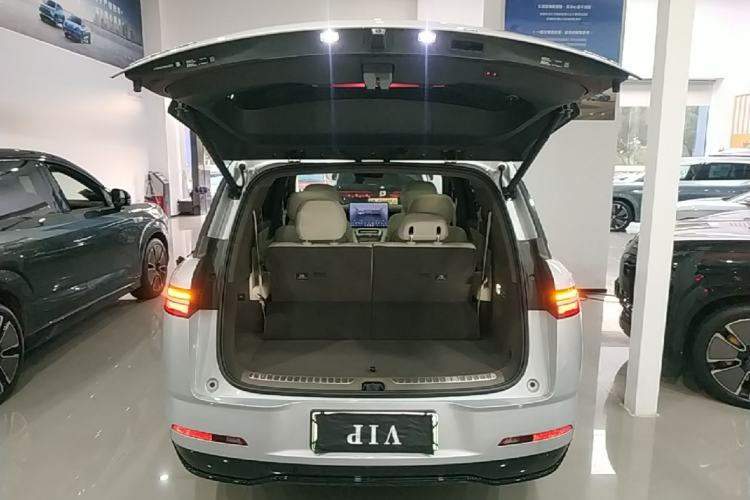 Used Denza N8L 2025 Model Flagship Model Trunk