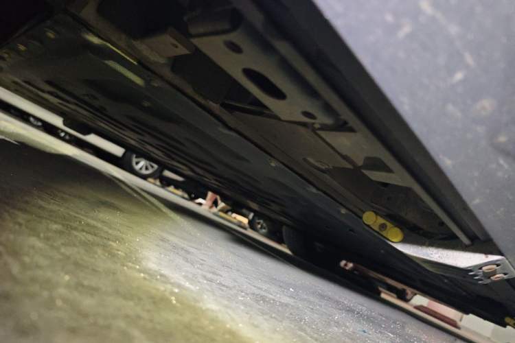 Used Denza N9 2025 Prestige Version Chassis Front Left