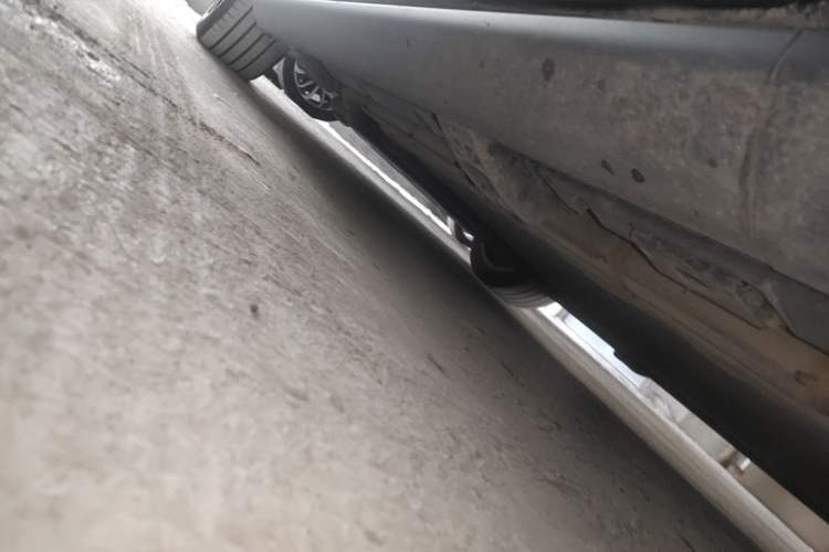 Used Denza N9 2025 Flagship Model Chassis Front Right