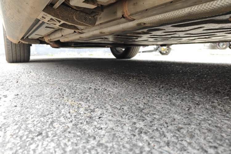 Used Denza N9 2025 Flagship Model Chassis Front Right