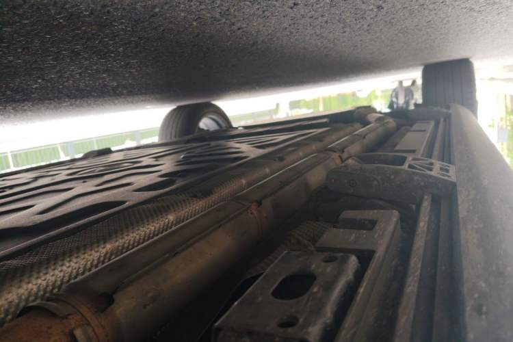 Used Denza N9 2025 Flagship Model Chassis Front Right