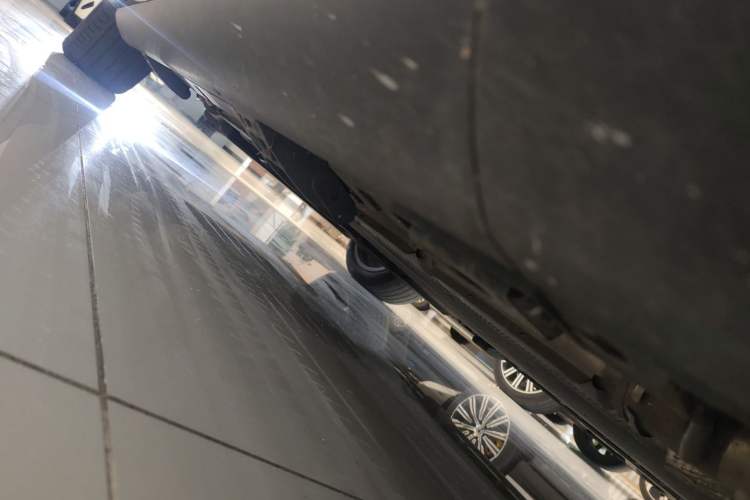 Used Denza N9 2025 Prestige Version Chassis Front Right