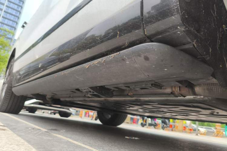 Used Denza N9 2025 Flagship Model Chassis Front Right