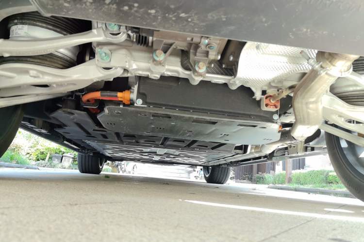 Used Denza N9 2025 Flagship Model Chassis Rear