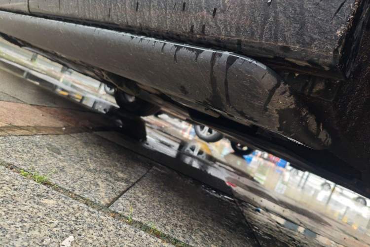 Used Denza N9 2025 Flagship Model Chassis Rear Left