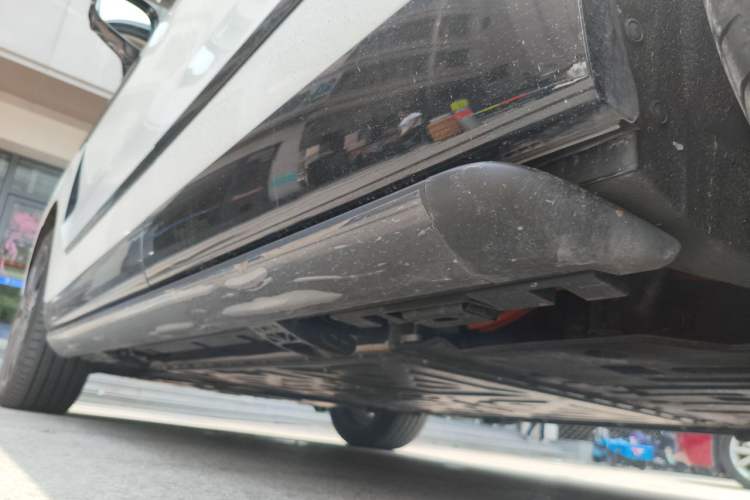 Used Denza N9 2025 Flagship Model Chassis Rear Left