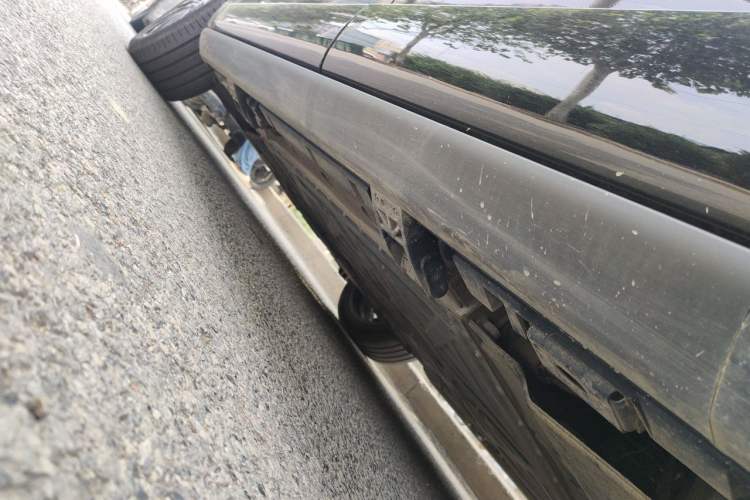 Used Denza N9 2025 Flagship Model Chassis Rear Left