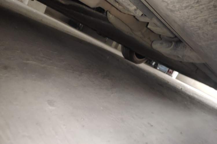 Used Denza N9 2025 Flagship Model Chassis Rear Right