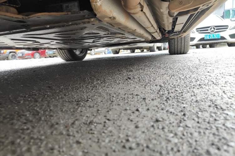 Used Denza N9 2025 Flagship Model Chassis Rear Right