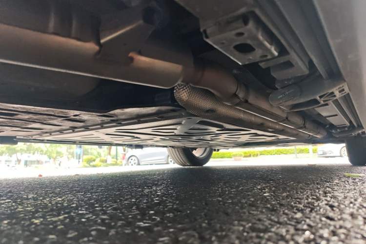 Used Denza N9 2025 Flagship Model Chassis Rear Right