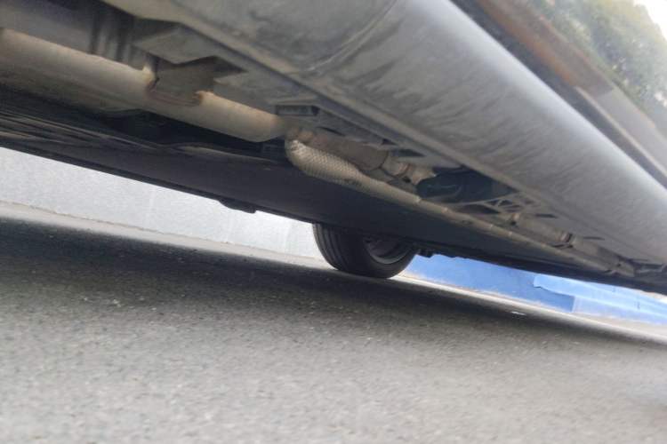 Used Denza N9 2025 Flagship Model Chassis Rear Right