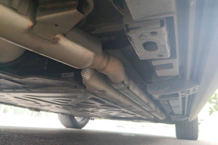 Used Denza N9 2025 Flagship Model Chassis Rear Right