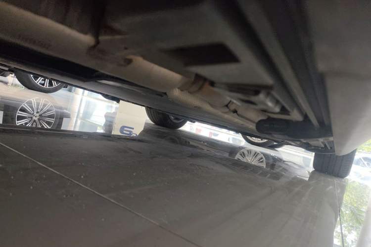 Used Denza N9 2025 Prestige Version Chassis Rear Right
