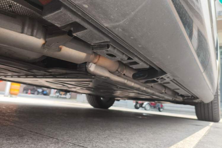 Used Denza N9 2025 Flagship Model Chassis Rear Right