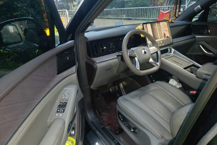 Used Denza N9 2025 Prestige Version Driver Seat