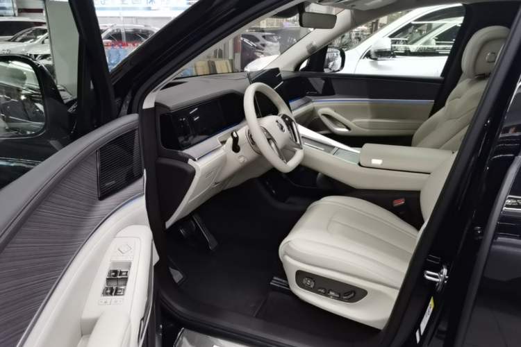 Used Denza N9 2025 Prestige Version Driver Seat