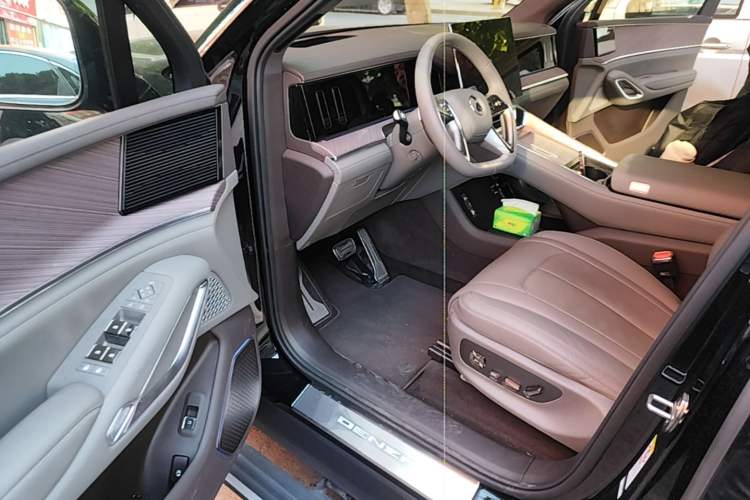 Used Denza N9 2025 Flagship Model Driver Seat
