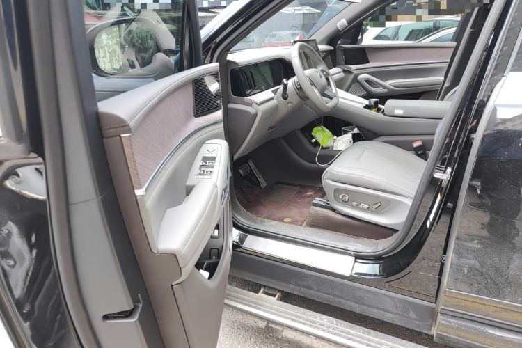 Used Denza N9 2025 Flagship Model Driver Seat