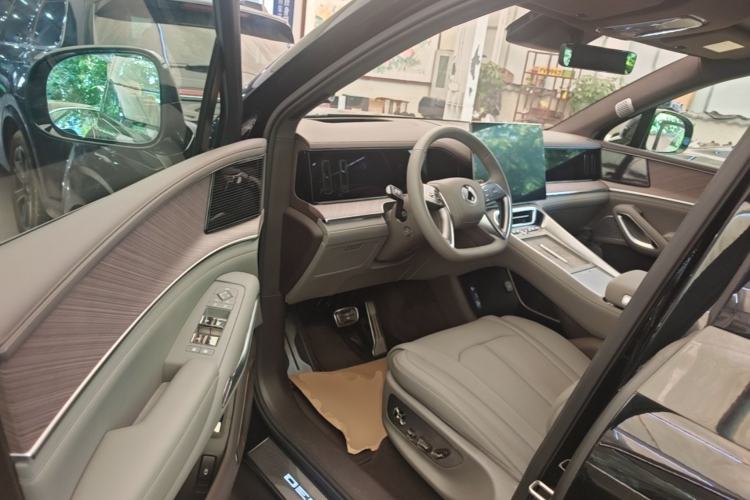 Used Denza N9 2025 Flagship Model Driver Seat