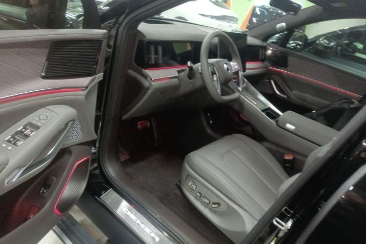 Used Denza N9 2025 Flagship Model Driver Seat
