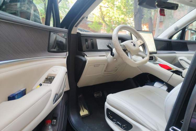 Used Denza N9 2025 Prestige Version Driver Seat