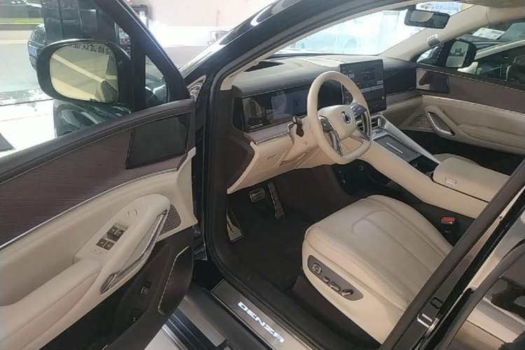 Used Denza N9 2025 Flagship Model Driver Seat
