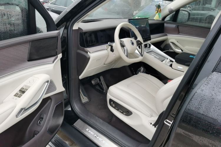 Used Denza N9 2025 Flagship Model Driver Seat