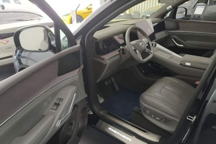 Used Denza N9 2025 Prestige Version Driver Seat